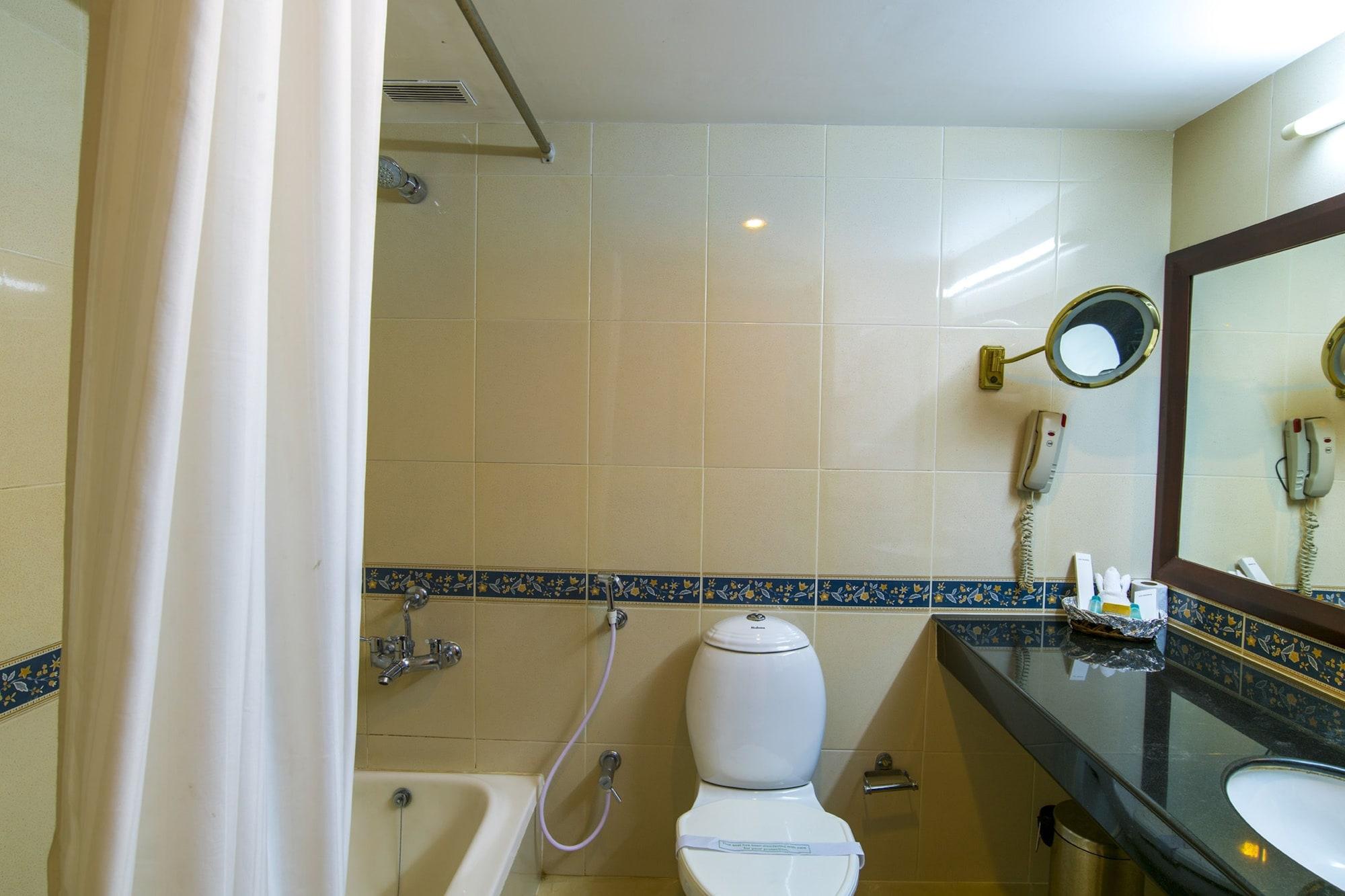 Golf View Hotels & Suites Nedumbassery Zewnętrze zdjęcie