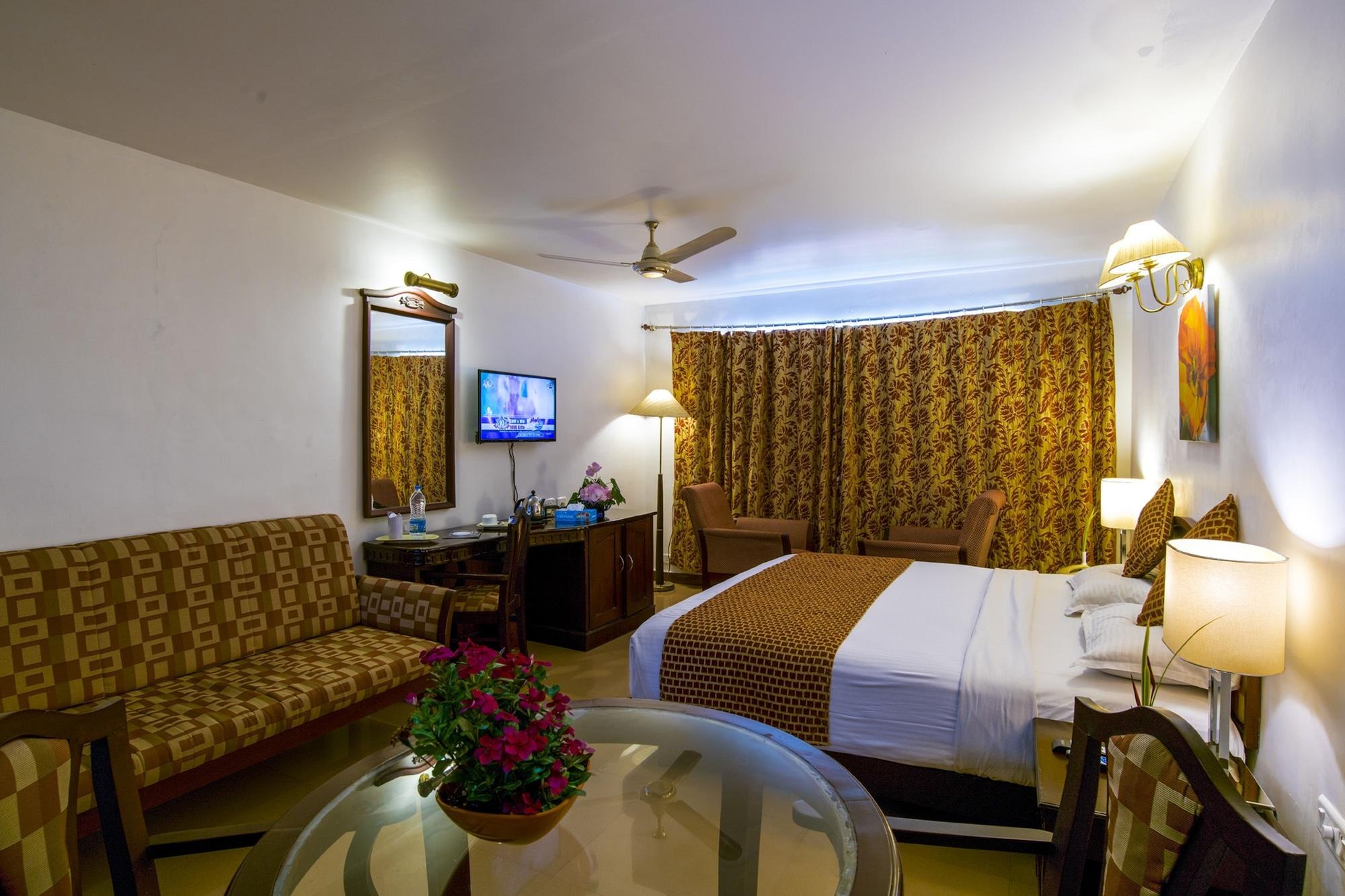 Golf View Hotels & Suites Nedumbassery Zewnętrze zdjęcie