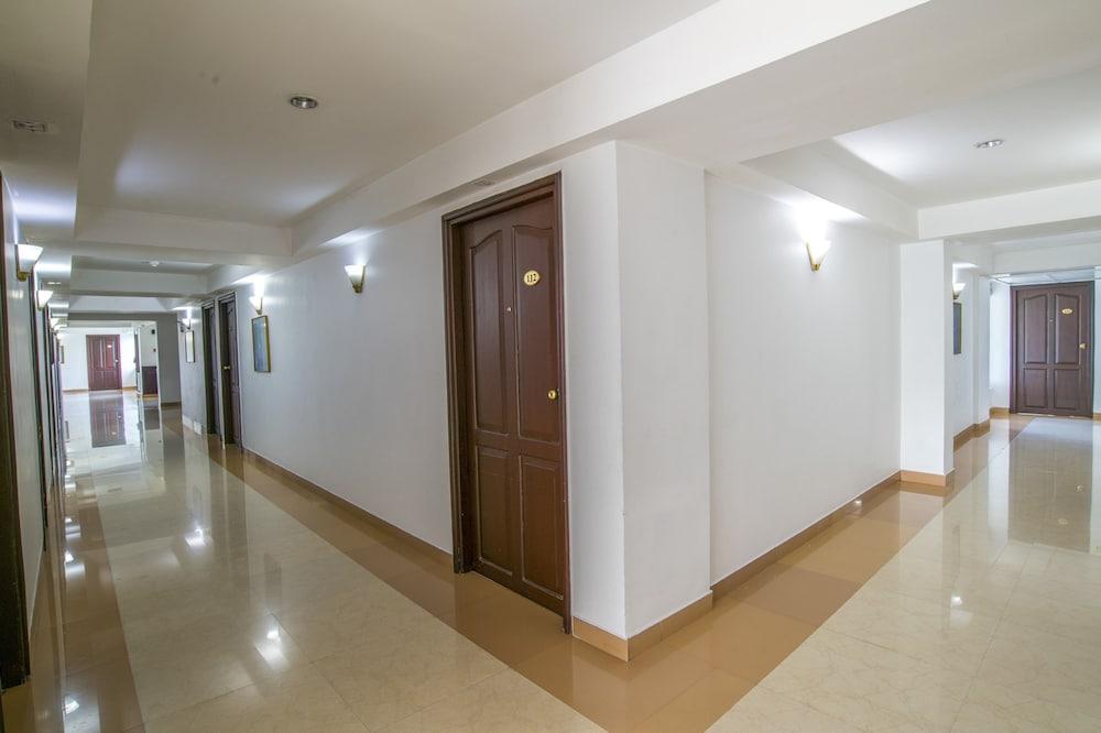 Golf View Hotels & Suites Nedumbassery Zewnętrze zdjęcie