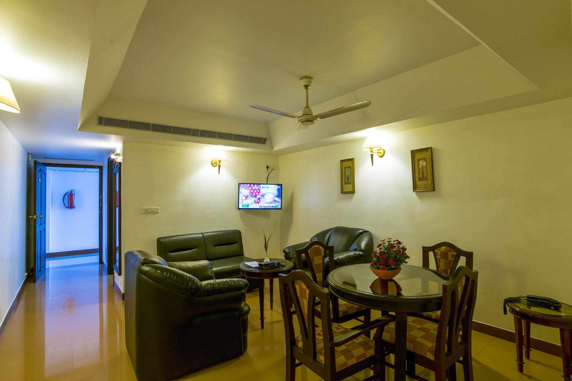 Golf View Hotels & Suites Nedumbassery Zewnętrze zdjęcie