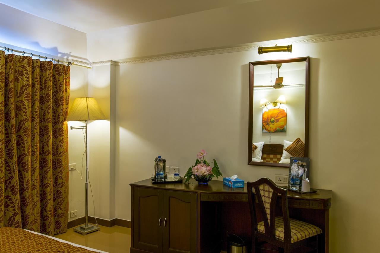 Golf View Hotels & Suites Nedumbassery Zewnętrze zdjęcie