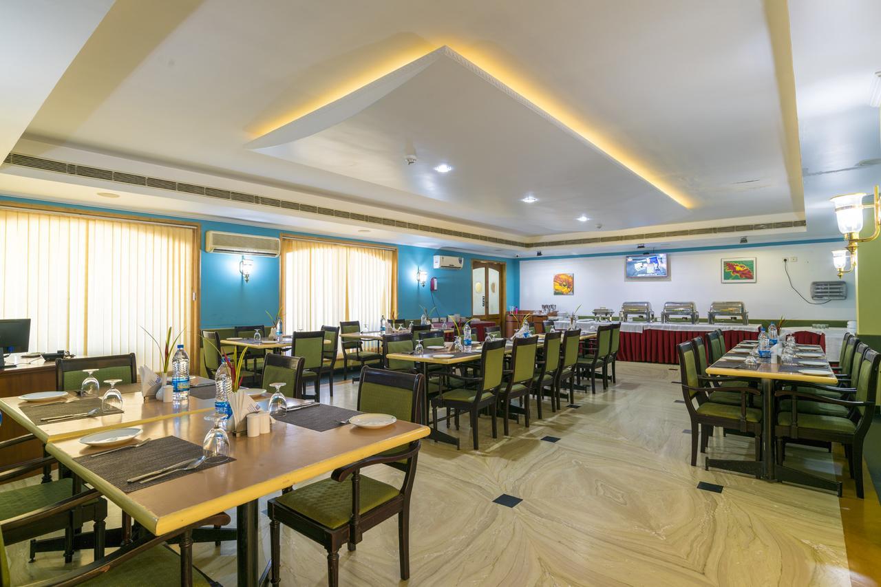 Golf View Hotels & Suites Nedumbassery Zewnętrze zdjęcie