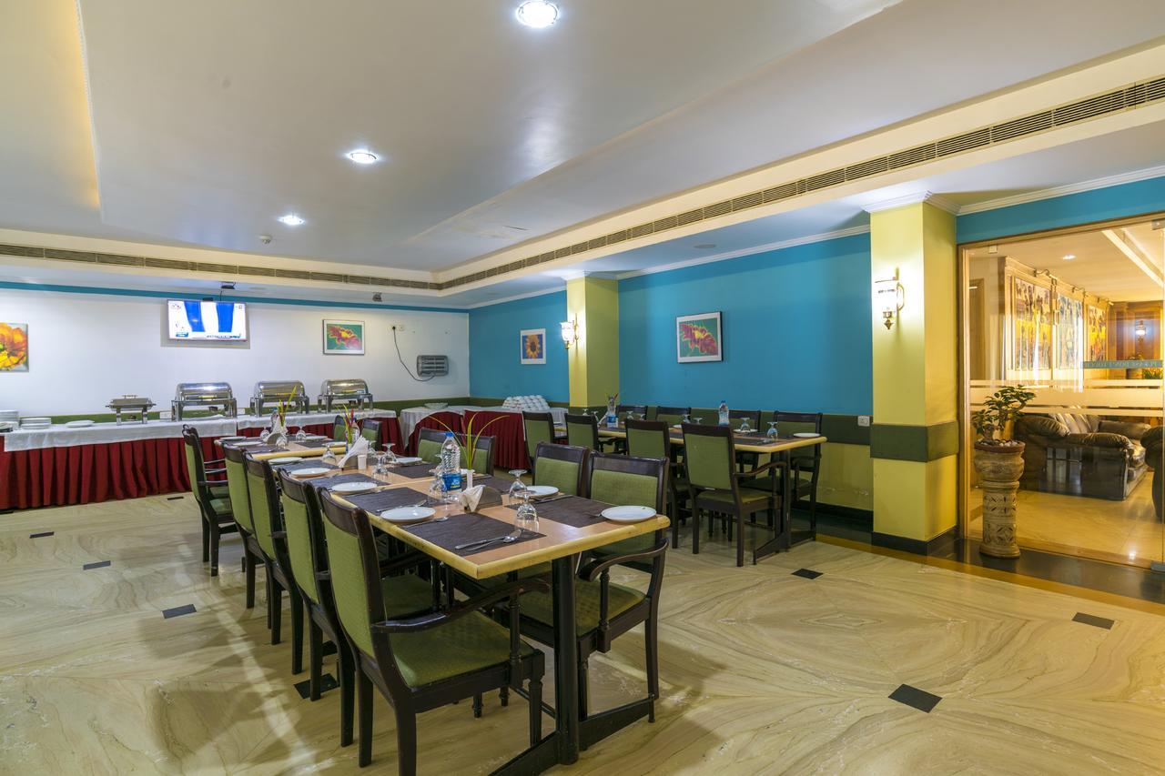 Golf View Hotels & Suites Nedumbassery Zewnętrze zdjęcie
