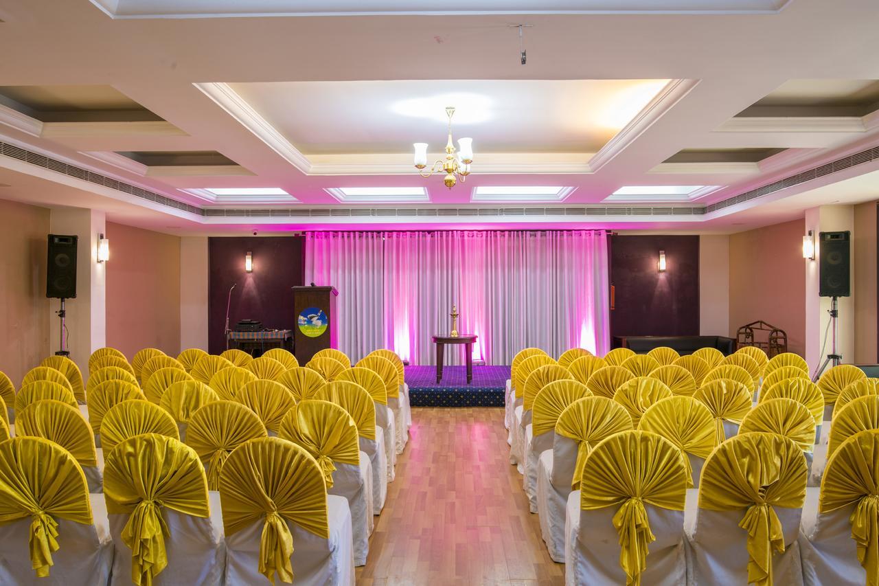 Golf View Hotels & Suites Nedumbassery Zewnętrze zdjęcie