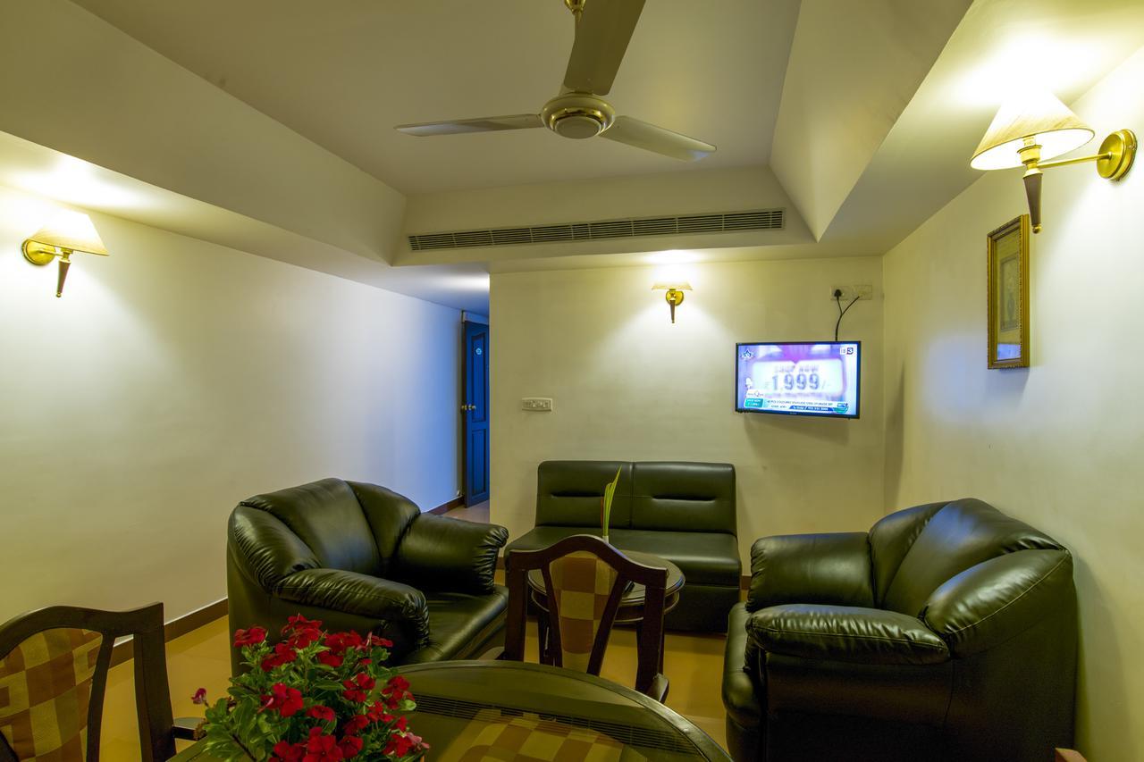 Golf View Hotels & Suites Nedumbassery Zewnętrze zdjęcie
